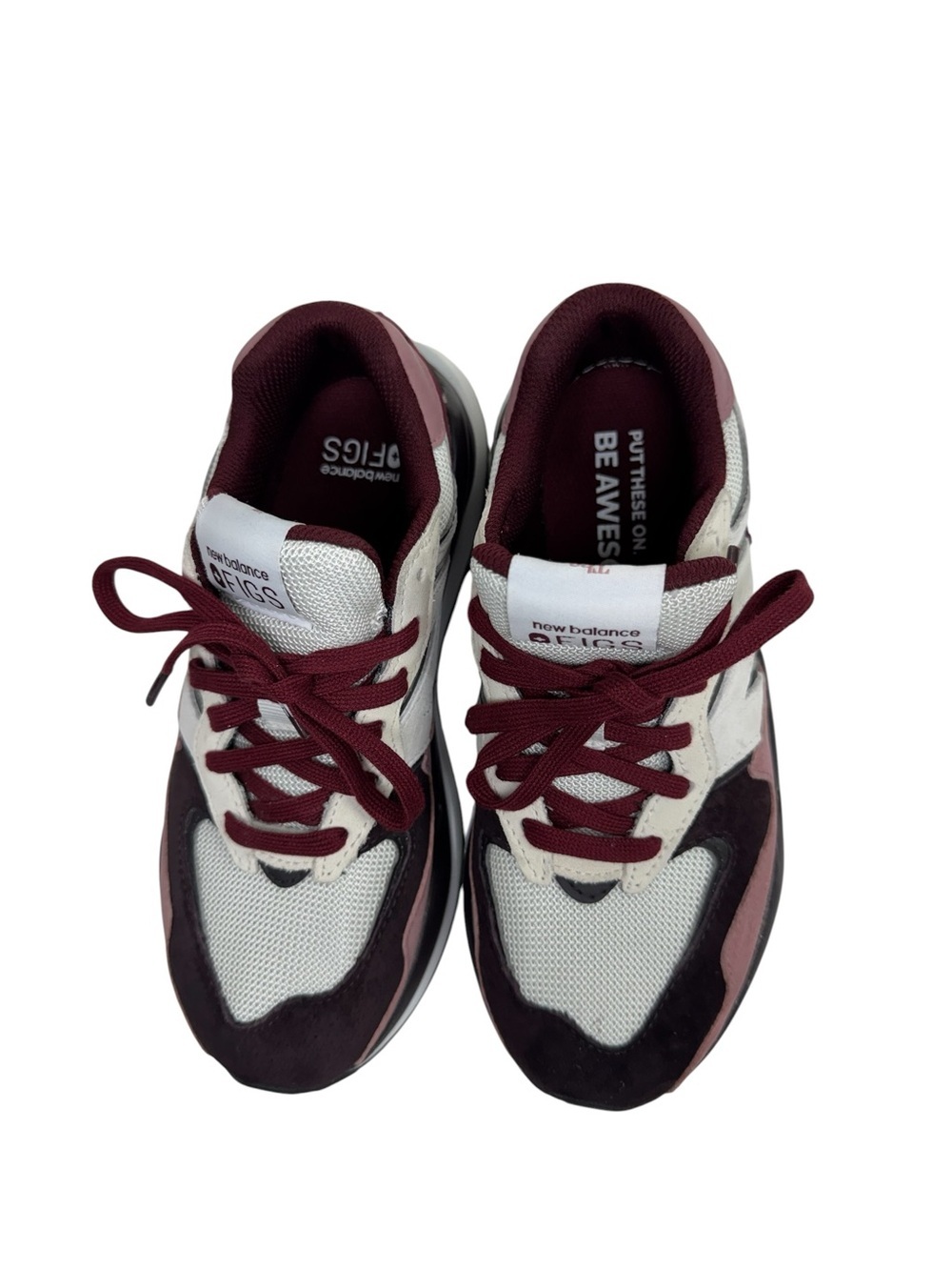 New Balance x FIGS 57/40 sneakers in the "Mineral Mauve" colorway - Picture 7 of 12